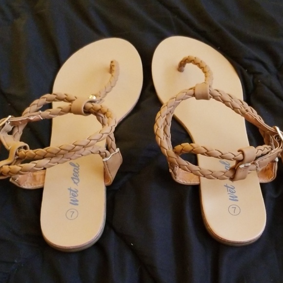 🔴 2/$10 Wet Seal Classic T-Strap Braided Sandals Camel Color Flats Size 7 - Picture 3 of 5